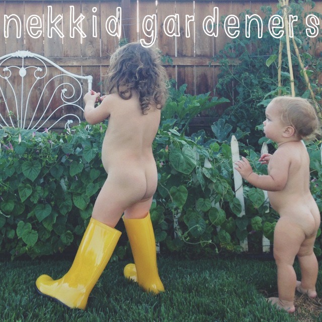 Kids naked outside?! 