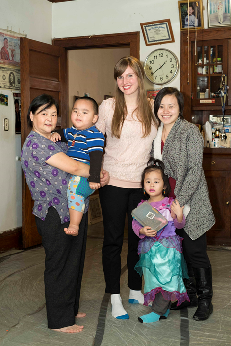 Julie Knopp and the Lee family, one of the City Stay's longest-running hosts. Photo Credit: www.groupmumma.com