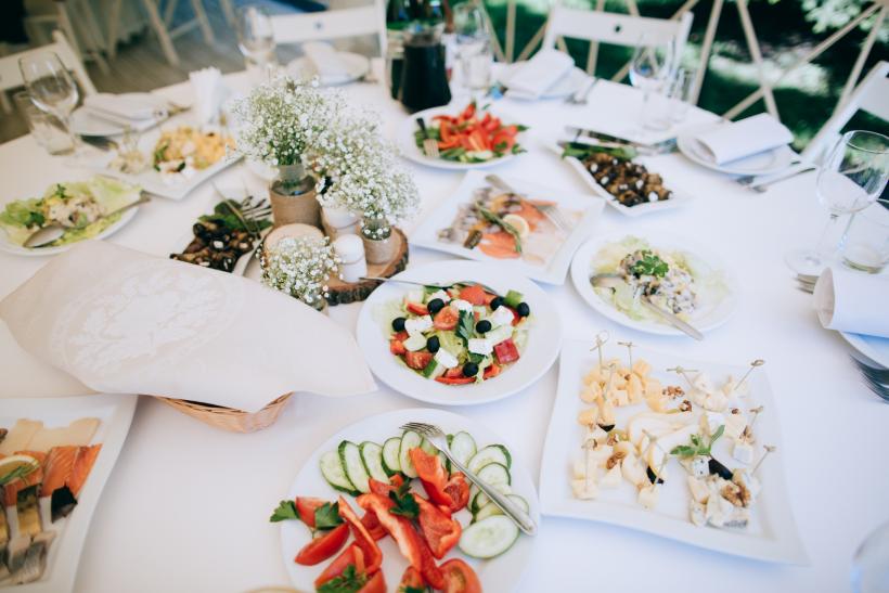 If you have your wedding at a restaurant, the food is the star. Image: Thinkstock. If you have your wedding at a restaurant, the food is the star. Image: Thinkstock.