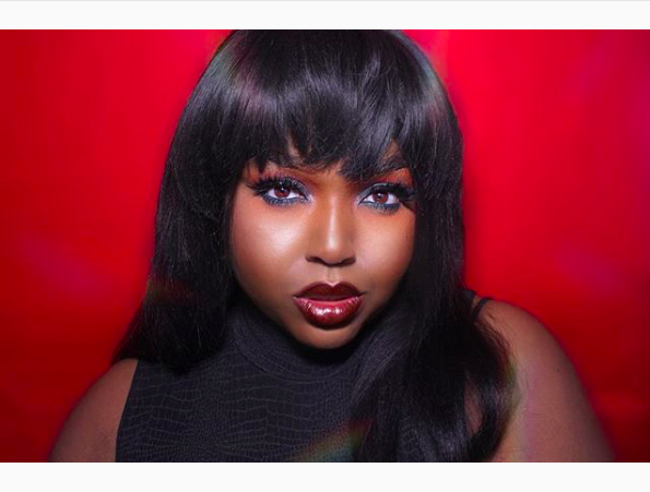 A gorgeous holiday makeup look (Instagram: @trendtye) A gorgeous holiday makeup look (Instagram: @trendtye)