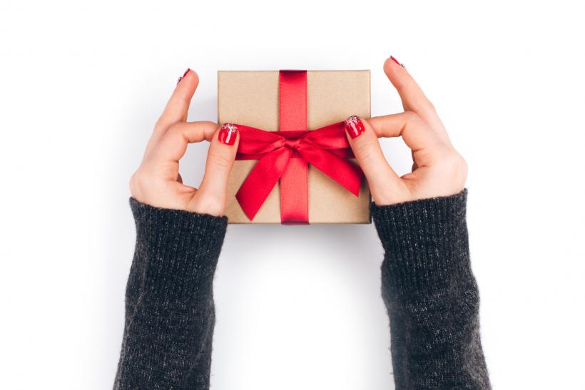 Behold, the 2017 Ask Erin Holiday Gift Guide! Behold, the 2017 Ask Erin Holiday Gift Guide!