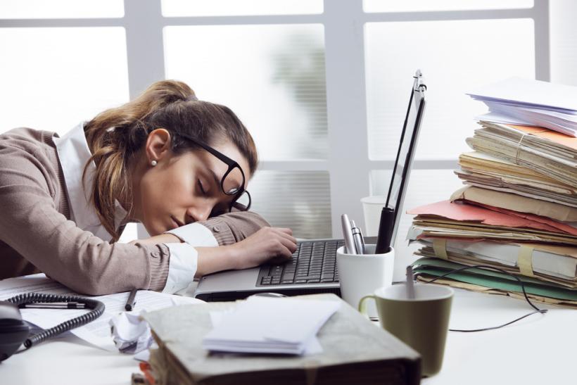 The mid-afternoon slump is a well-known phenomenon, tempting office workers everywhere to crawl under their desks for a quick nap. The mid-afternoon slump is a well-known phenomenon, tempting office workers everywhere to crawl under their desks for a quick nap.