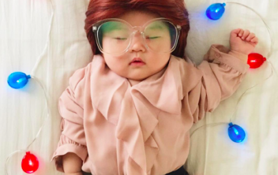 Baby Joey as Barb! (all photos: Instagram @lauraiz) 