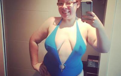 Spent the morning by the pool in this number...